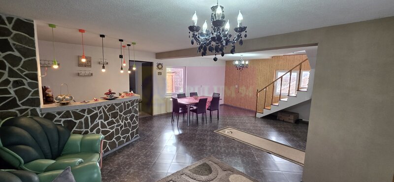 Vila de vacanta cu 4 camere de vanzare in Valea Doftanei