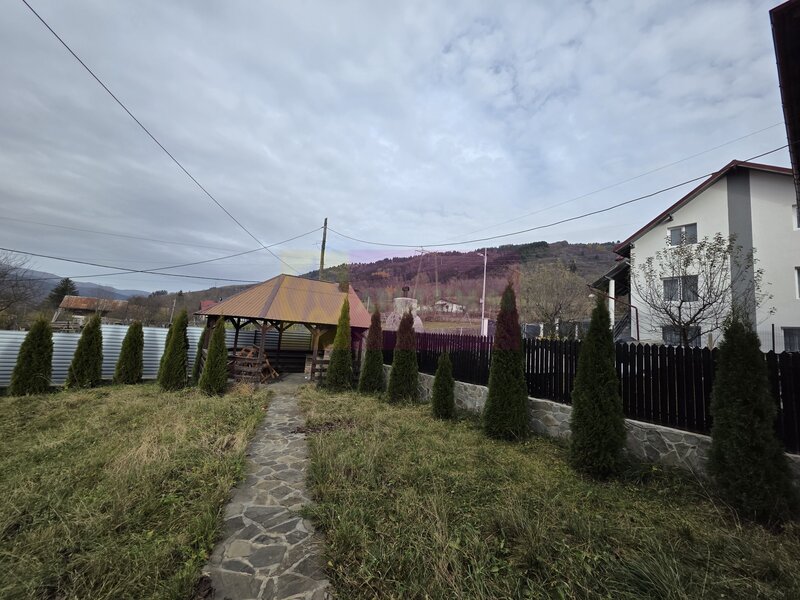 Vila de vacanta cu 4 camere de vanzare in Valea Doftanei