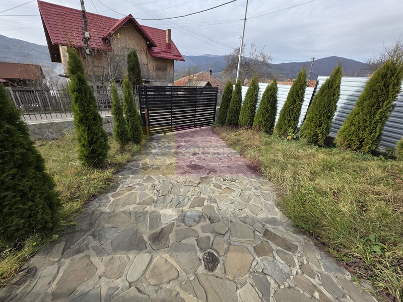 Vila de vacanta cu 4 camere de vanzare in Valea Doftanei